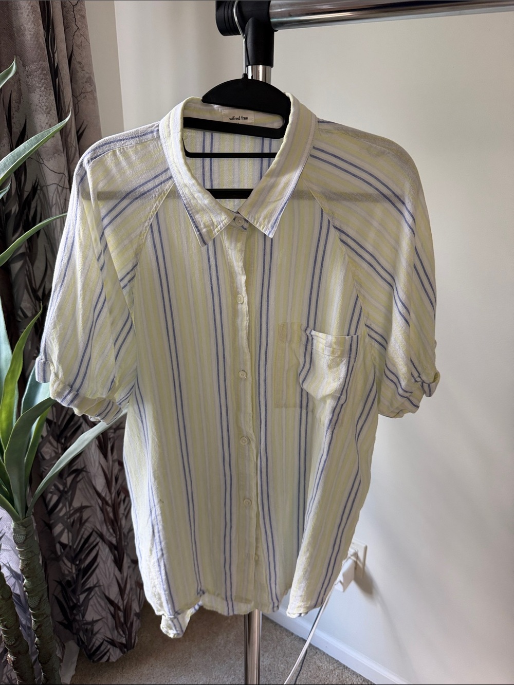 Aritzia Wilfred Free Short-Sleeve Button-Down Shirt